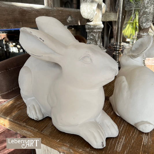 Hase hockend Grösse M weiss gewischt
